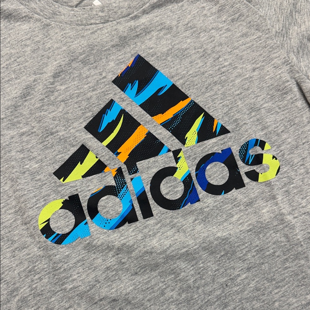 adidas Gray Tee with Multicolor Logo & Royal Blue Shorts Size 7 - Picture 4 of 7